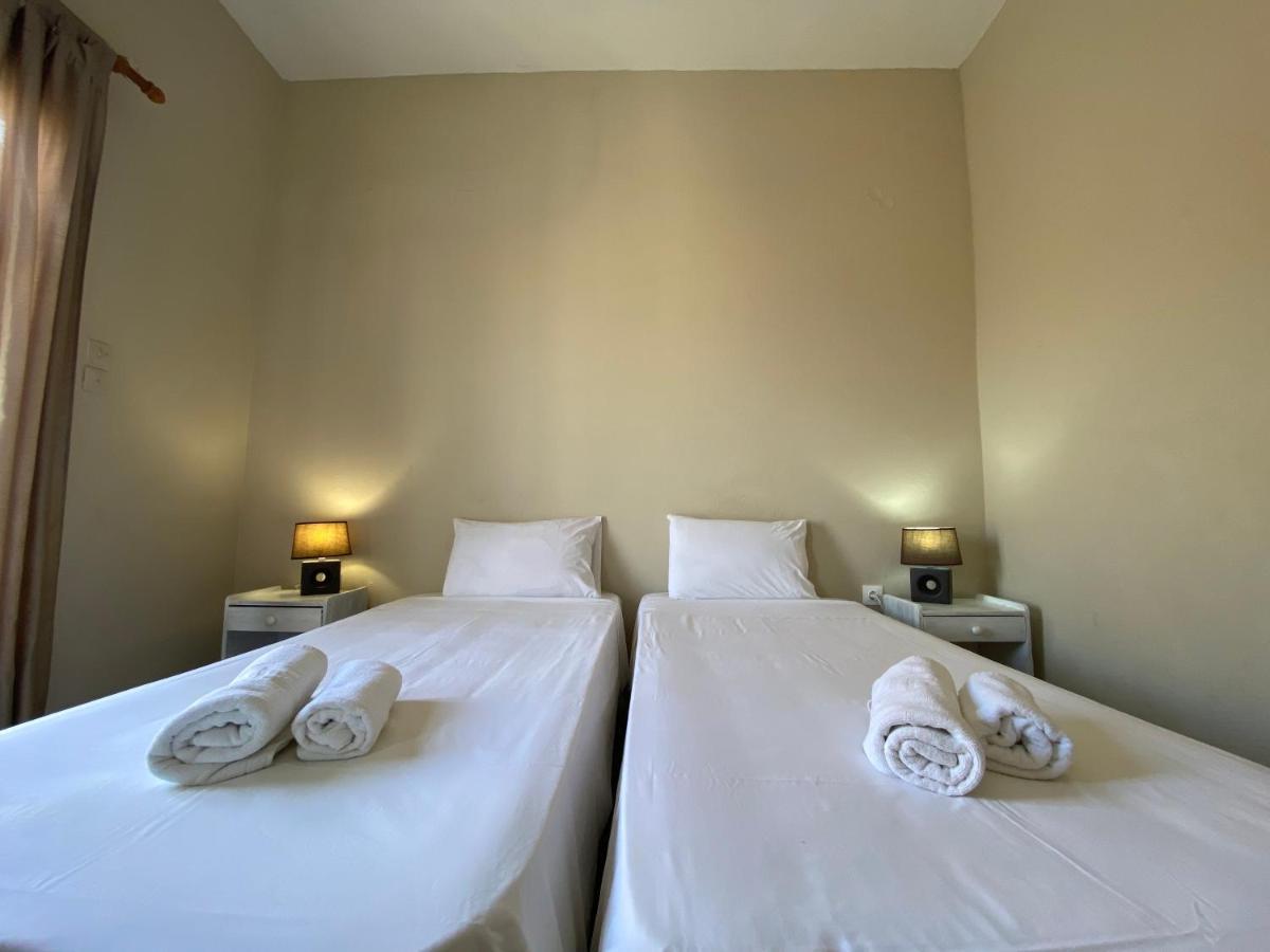 Pansion Roulis Hotel Moraitika Exterior photo